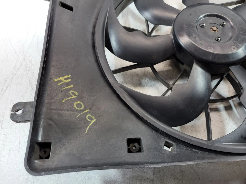 2013 2014 HYUNDAI GENESIS КУПЕ РАДИАТОР ОХЛАЖДЕНИЯ ВЕНТИЛЯТОР В СБОРЕ OEM 25380-2M500 - Изображение 2 из 4