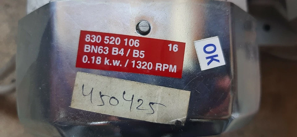 motore BONFIGLIOLI BN63 B4 0,18kW 1500rpm & VF49 VF49V Getriebemotor Asynchron B - Immagine 3 di 4