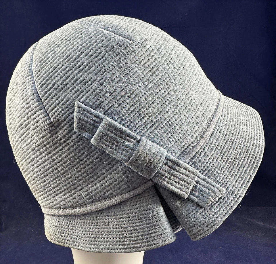 Sombrero Cloche Vintage Años 20 Art Deco Bebé Azul Seda Crepe Acolchado Puntada Aleta Foto 2 de 4