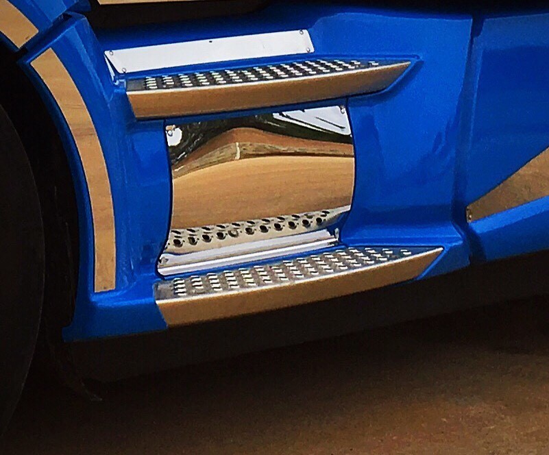 【新品・未開封】KC TOP PLATE Kenworth T680 Front Upper & Lower Kick Plate Pair # 12129 | eBay