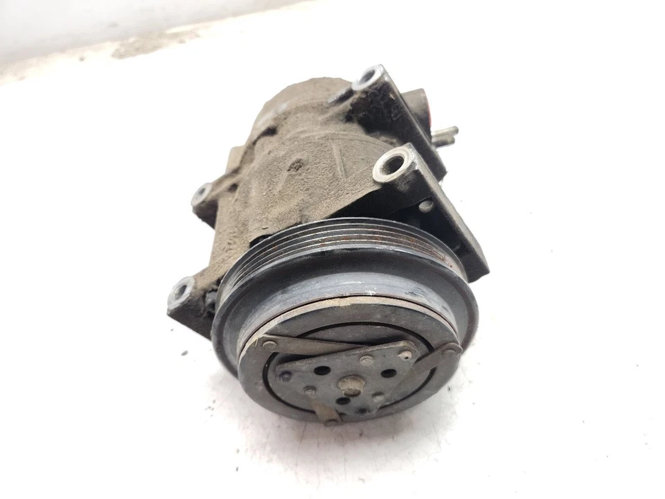 Compresor de aire acondicionado Nissan Pathfinder 2001-2004 OEM 926004W000 Foto 2 de 4