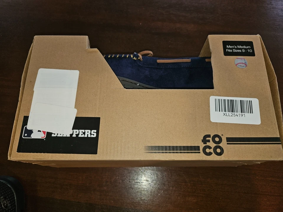 Boston Red Sox MLB Team Color Men's Moccasin Slipper Hard Sole Size Med 9-10 - Image 3 of 4