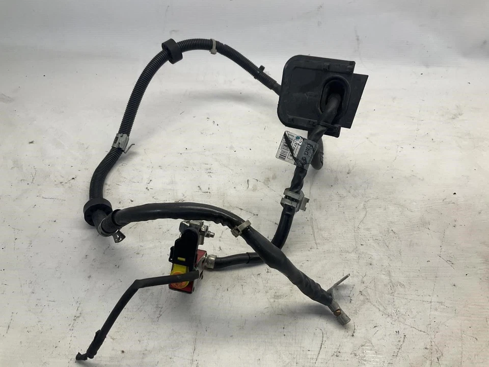 Cable alternador arranque batería 12-14 Mercedes-Benz C300 P Foto 2 de 4