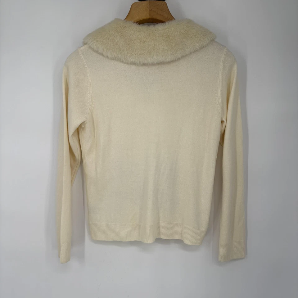 Cárdigan suéter Northern Reflections para mujer pequeño marfil imitación piel cuello floral Foto 2 de 4