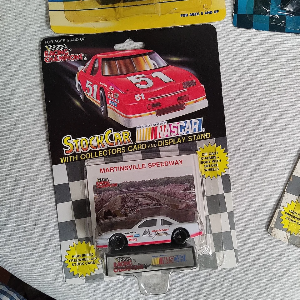 9 克拉 1990 - 92 赛车冠军 NASCAR 1: 64 现货车老式收藏传奇 — 第 3/4 张图片