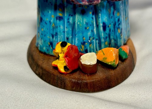 ๐VTG Frazer's Jamaican Ethnic Lady Figurine Ceramic Earthware Fruit Basket 11โ - Picture 3 of 8