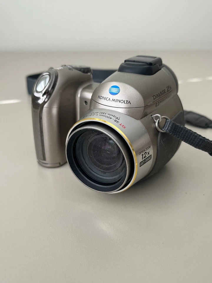 Konica Minolta Z6 Dimage Digital Camera 6.0 MP 12x Zoom y2k Anti-Shake WORKS - Image 2 of 4