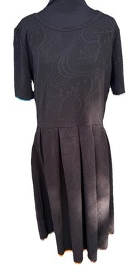 LuLaRoe Amelia Paisley Knit Midi Dress 2XL Plus Size Black Pleated Zip Closure