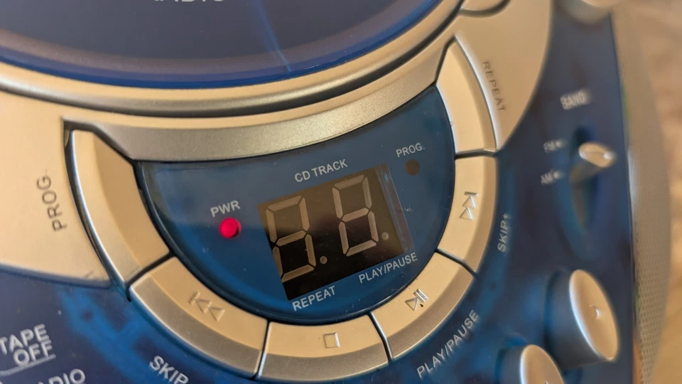 PIEZAS - MEMOREX AZUL Transparente Portátil CD RADIO CASSETTE Estéreo MP3134BLU Boom Box  Foto 3 de 4