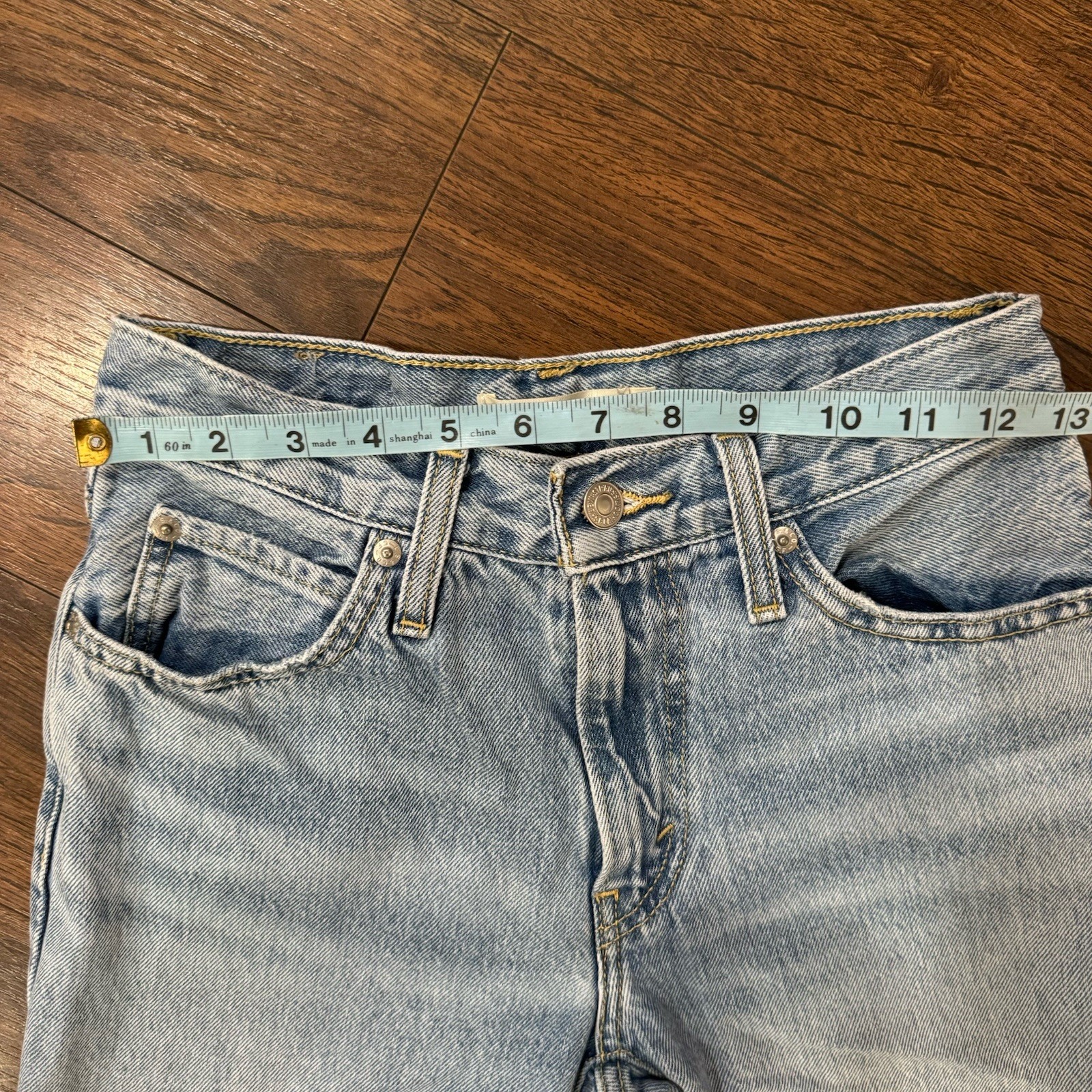 Levi’s 94 Baggy Jeans Womens Size 24 Relaxed Straight Leg Denim Pants Y2K Light thumbnail 4