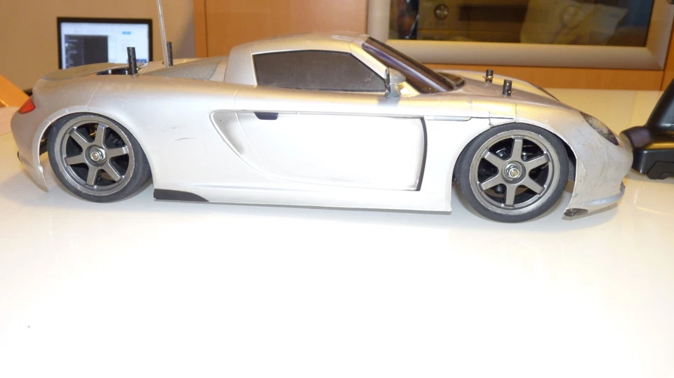 Tamiya 1/10 Porsche Carrera GT TT-01 Chassis With Remote ARR - Image 2 of 4