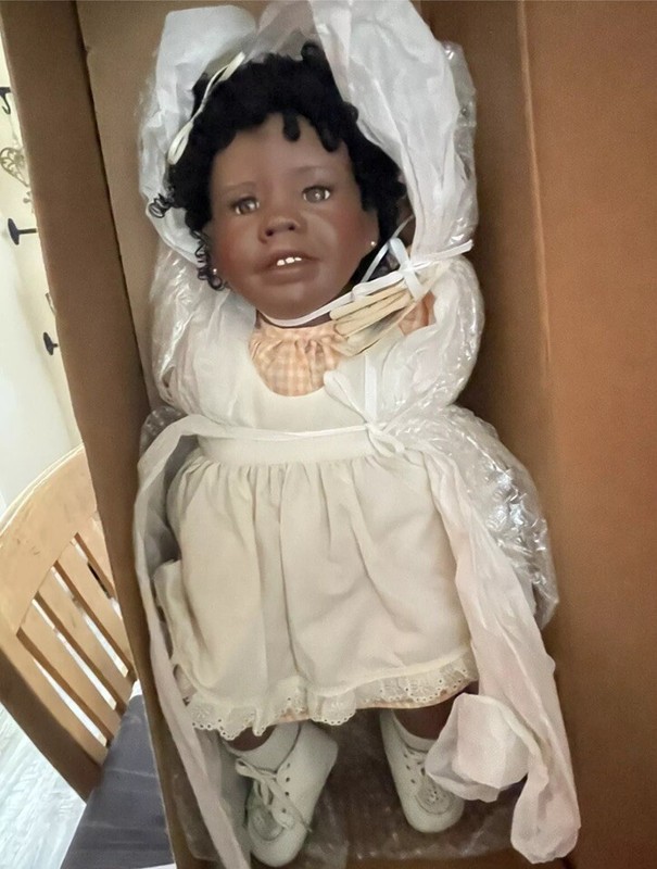 Vintage Lee Middleton Doll Amanda #125 1983 Has Her Bible COA & In Box Porcelain