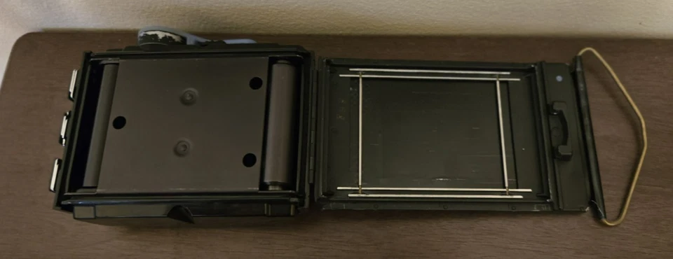 Graflex RH-10 120 Roll Film Back Blue Advance Lever - Vintage -  Pre-Owned - Image 4 of 4