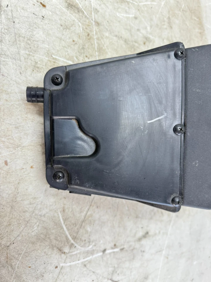 2007 Victory Kingpin Air Box Cleaner Filter Breather - Image 3 of 4