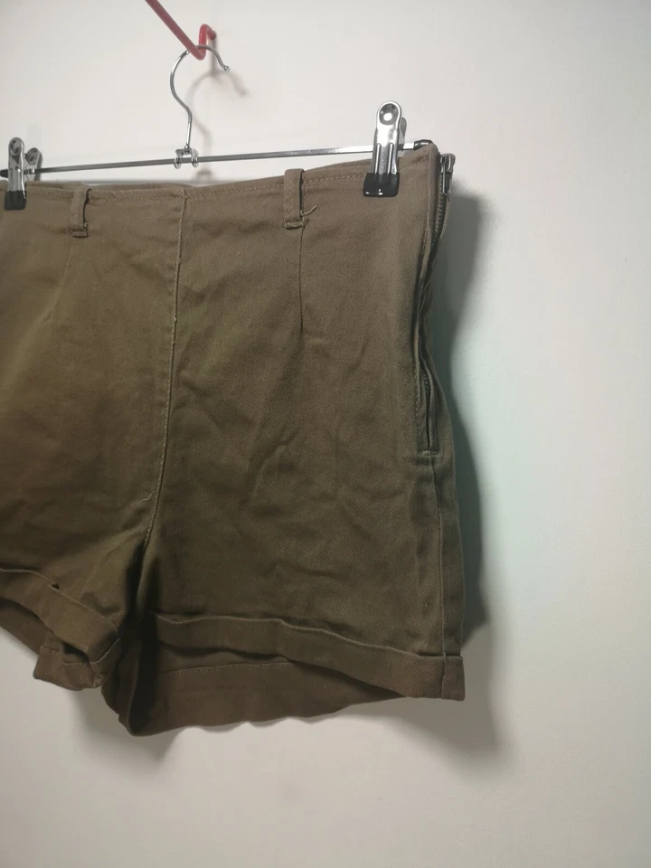 Forever 21 Khaki Green Side Zip Cotton Shorts - Size 16 W30" L2" (51y) - Image 2 of 4