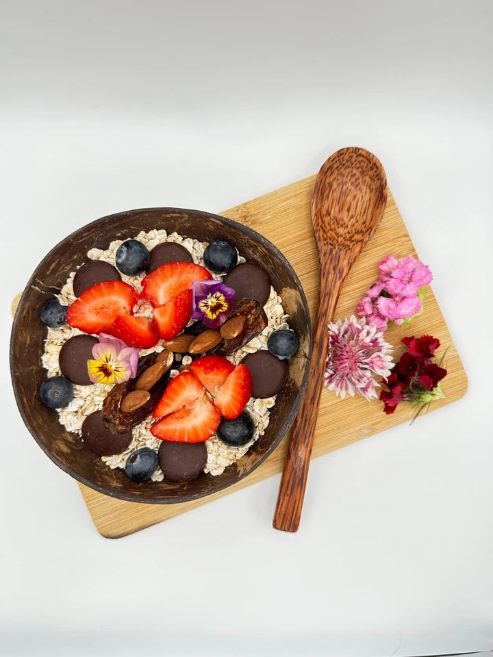 Handgefertigtes Kokosnussschalen-Set mit Holzlöffel mit freiem Silikonsockel - Bild 2 von 4