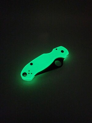 Spyderco Para 3 Scales ~ Glow In The Dark C223GP (No Knife)