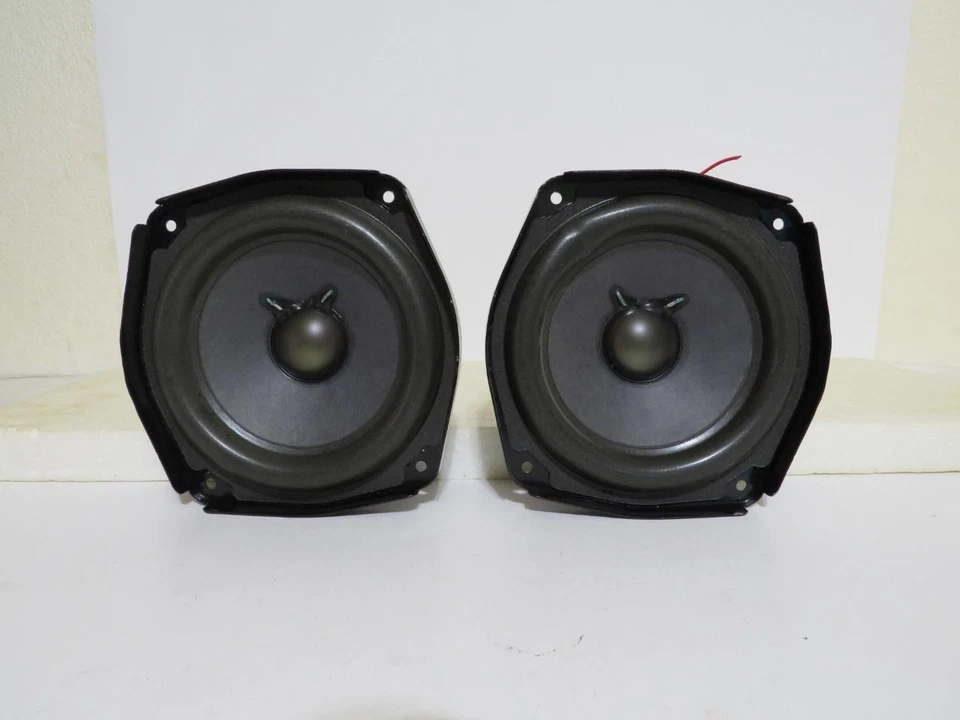 Bose Acoustimass 10 III Subwoofer Speakers (set of 2) model 260772 - image 2 of 4