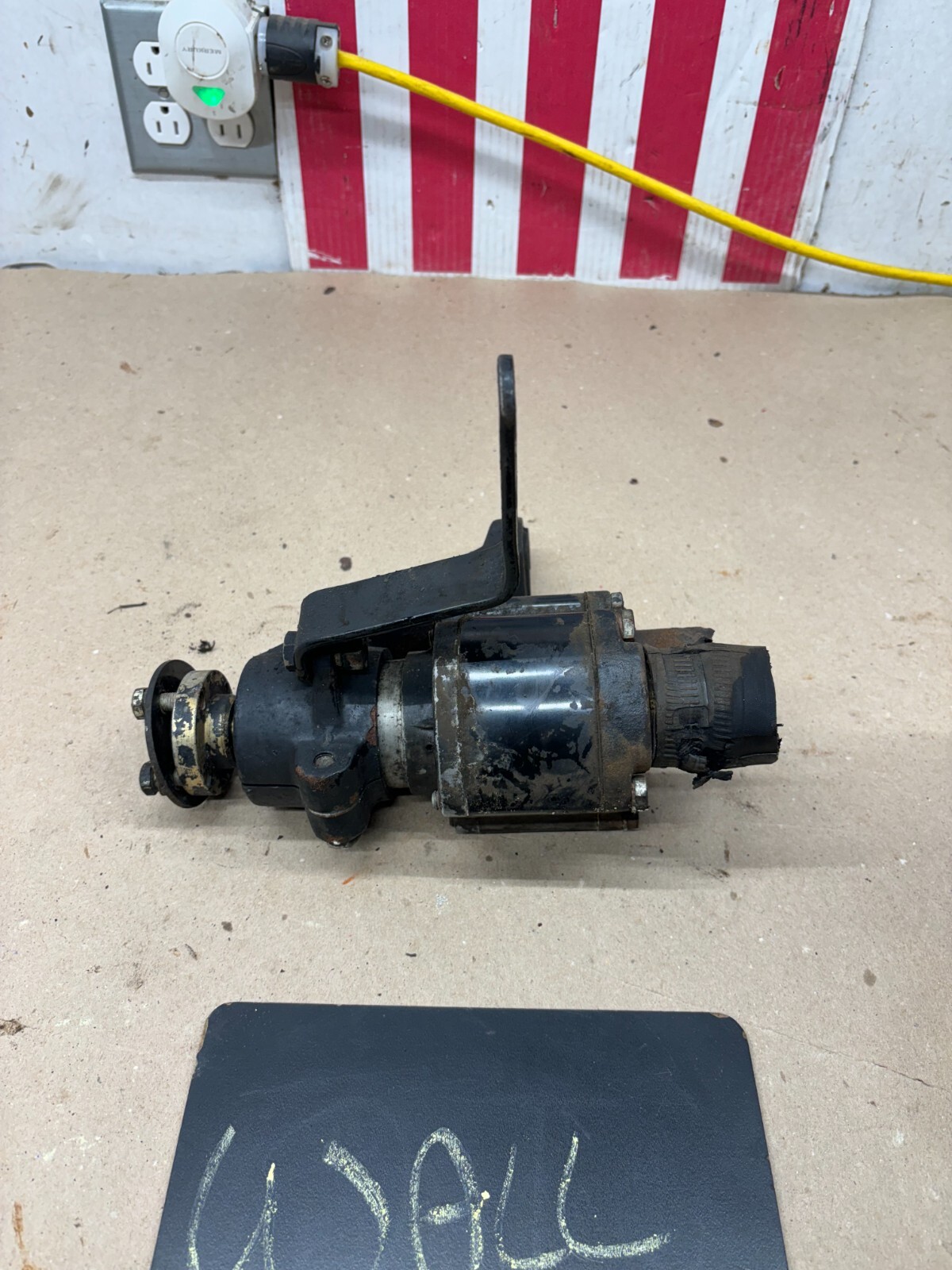 OEM MerCruiser Raw Water Pump Housing Assembly 4671497 With Pulley for