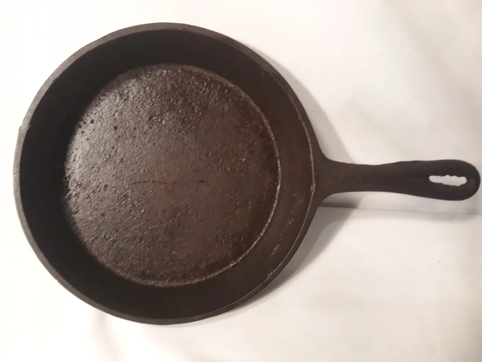 Antique Cast Iron Skillet-Gate Marked-3Foot Black Spider Pot Pan Camp-No.6-9"1/8