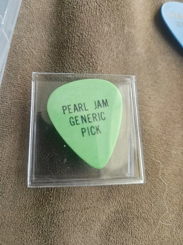 Image: https://i.ebayimg.com/images/g/zy0AAOSwpWZoWp1G/s-l500.webp Pearl Jam pick Eddie Vedder Jeff Ament Green Generic Pick Gossard McCready - Picture 1 of 2