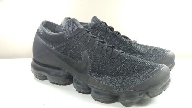 nike vapormax size 9 black