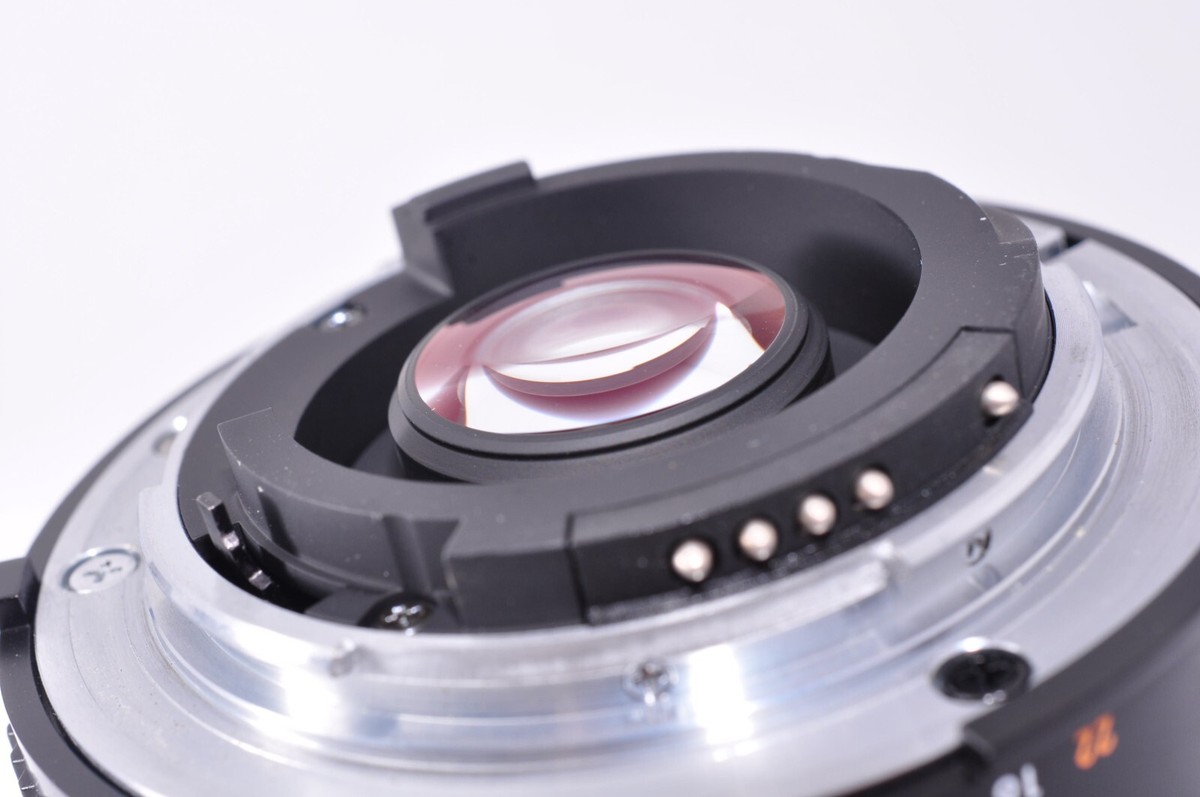 Nikon AF Nikkor 20mm f2.8D Wide Angle Lens from Japan Near