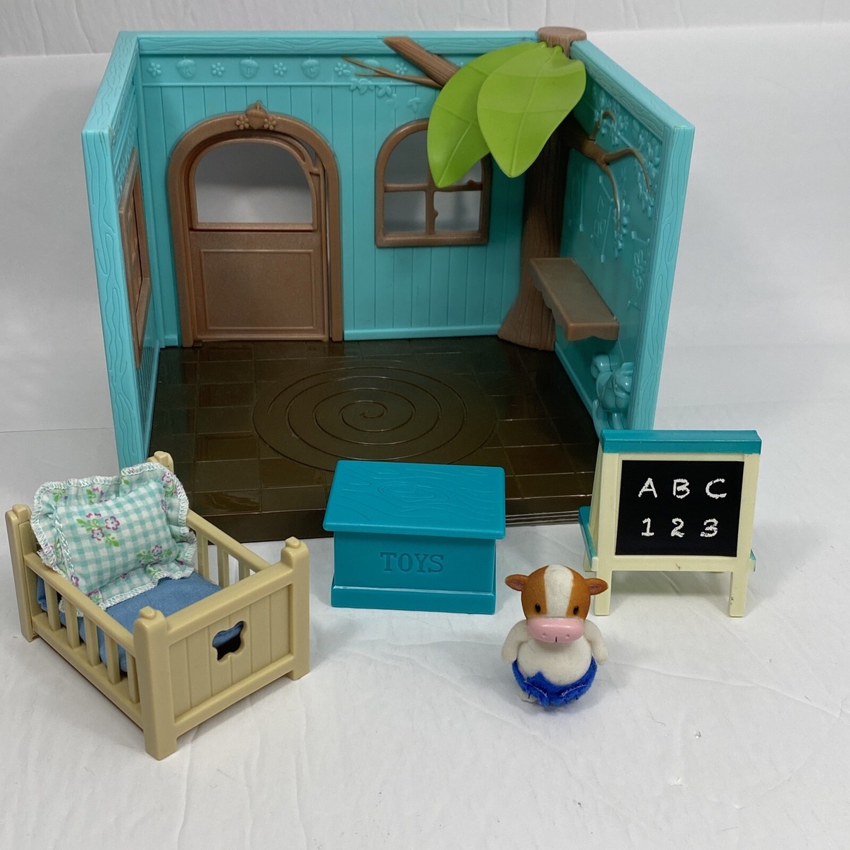 Li'l Woodzeez Woodlands Schoolhouse Playset with Accessories Nice