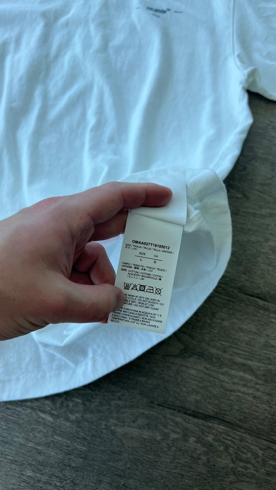 Off White Graffiti Tee - Size L - image 4