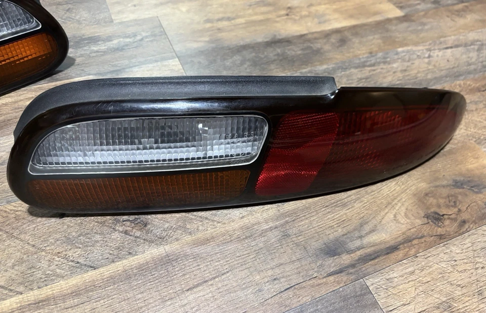 Conjunto de luces traseras izquierda derecha derecha OEM 97-02 Chevrolet Camaro Z28 SS OEM Foto 3 de 4