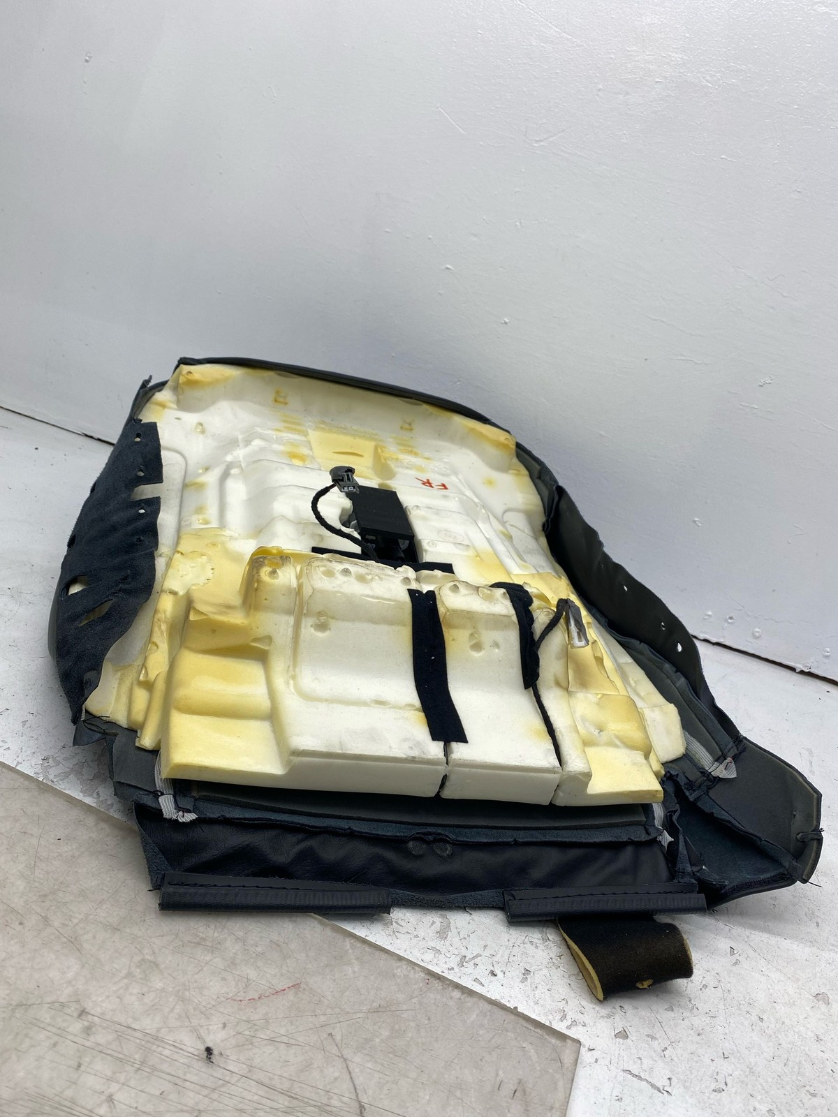 2019-2023 ASTON MARTIN VANTAGE OEM FRONT RIGHT LOWER SEAT CUSHION LEATHER *WEAR*