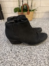 Blondo Womes Liam Waterproof Suede Black Zip Ankle Boots, Sz8M