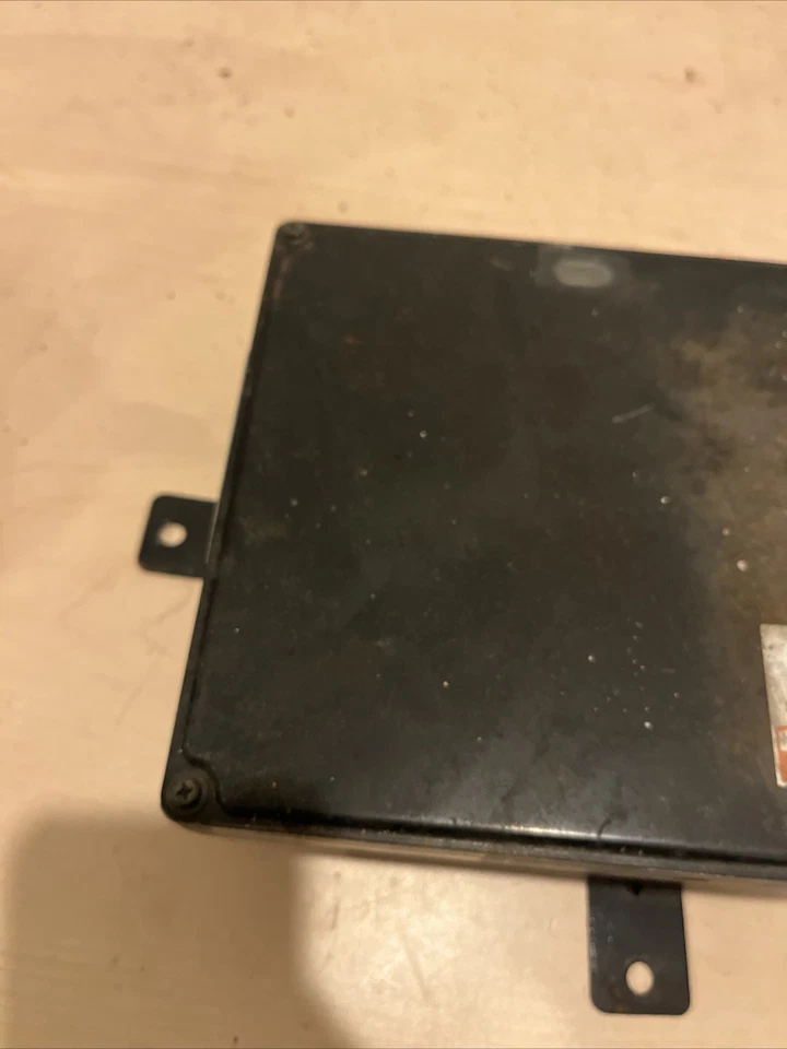 Engine Control Module ECU/ECM 88-89 Nissan Pathfinder 3.0L V6 23710-33G10 OEM - Image 3 of 4