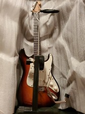 Axe Heaven Fender Licensed Precision Bass 1//4 scale Miniature Collectible FP-001