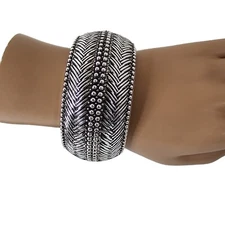 Beautiful Silver Plated Wide Hinged Bangle Bracelet NWOT