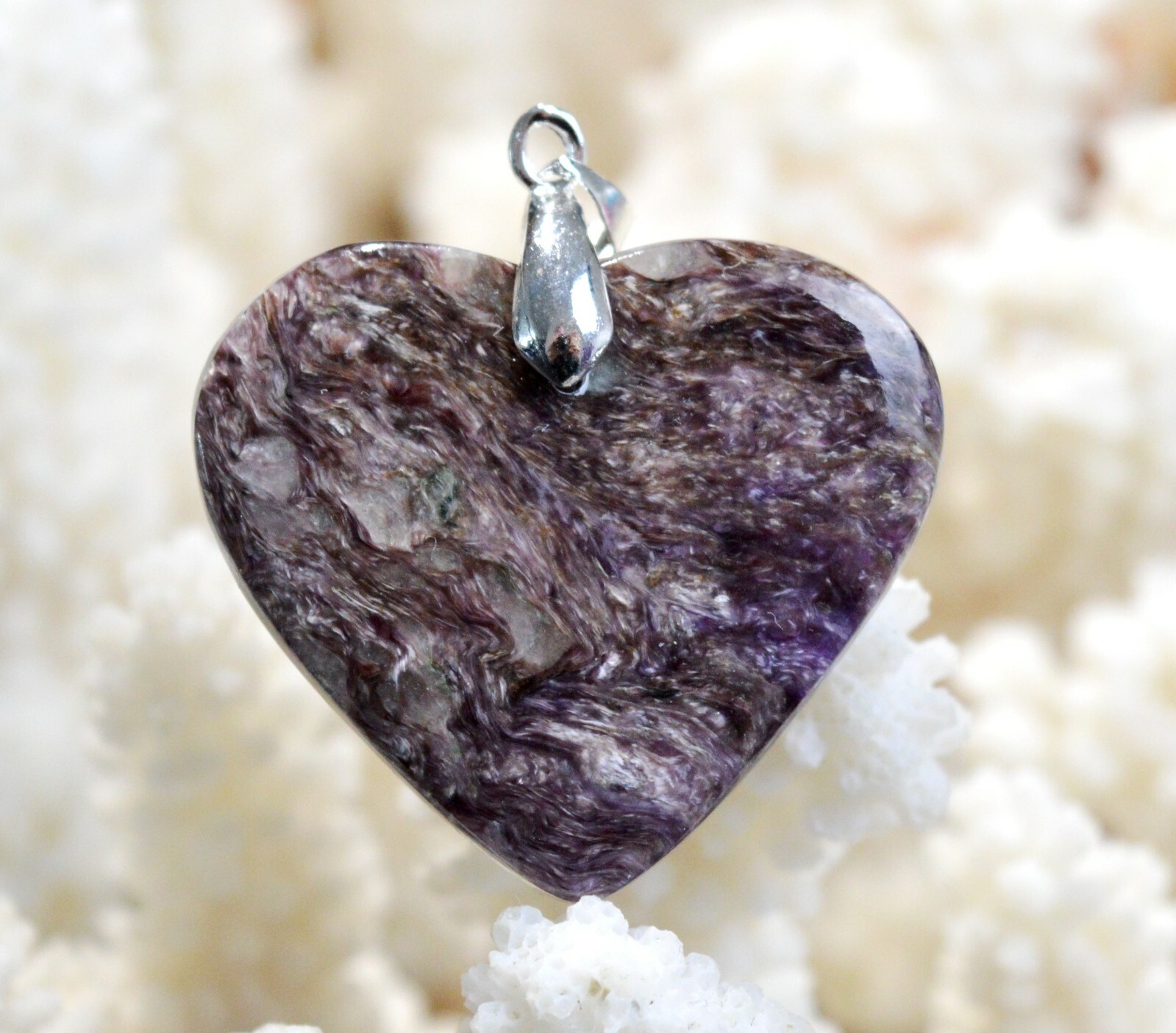 Pendentif cabochon en charoite naturelle de Russie 61 carats CH10