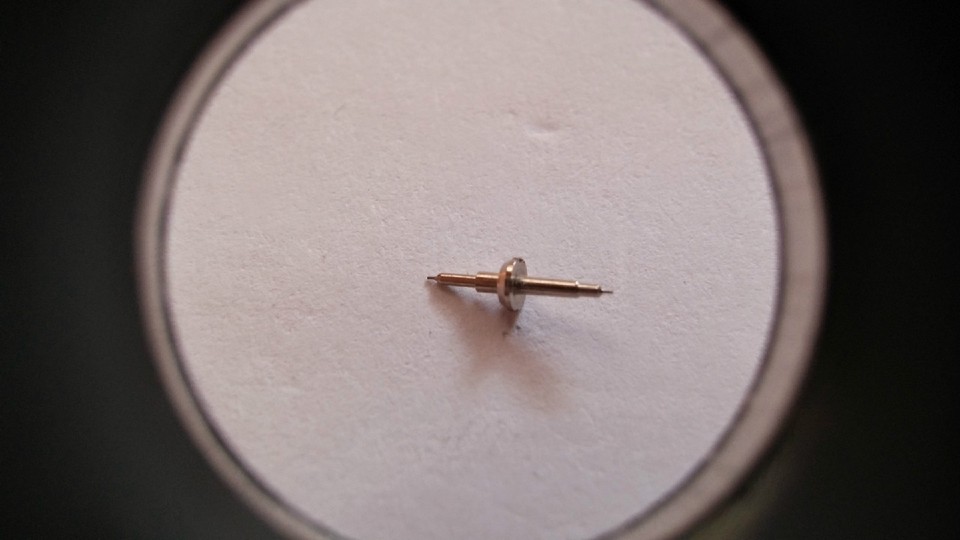 Axe Balancier (unruhwelle) Pour Montre Jaeger-LeCoultre – Référence 723, Neuf Avec étiquettes