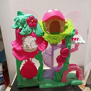 Fairyland Flower House Playset with Light and Sound.
