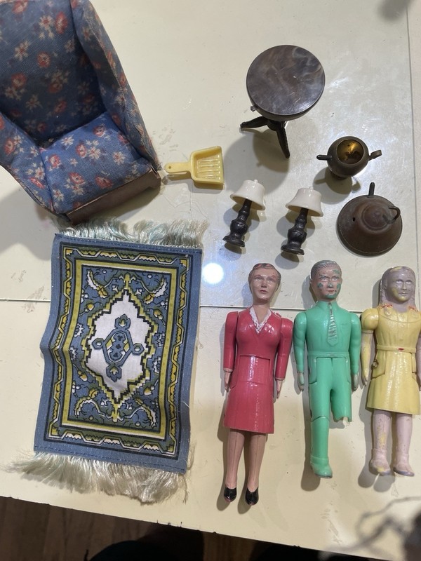 VINTAGE Renewal Tiny Lamps, Metal Teapots Pair Of Tiny Lamps Doll House Items