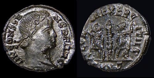 Constans, son of Constantine the Great. Soldiers, Military Standard. XF-AU Coin - Picture 2 of 10