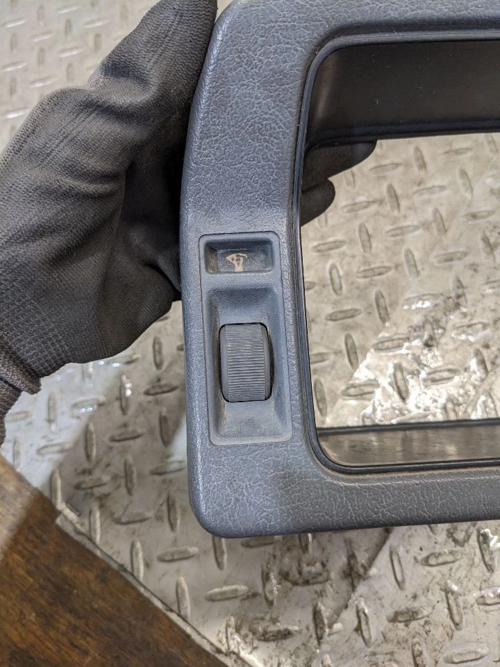 Mazda B2000 B2200 B2600 1986-1993 tablero cuadro moldura bisel con regulador interruptor 1173971 Foto 4 de 4