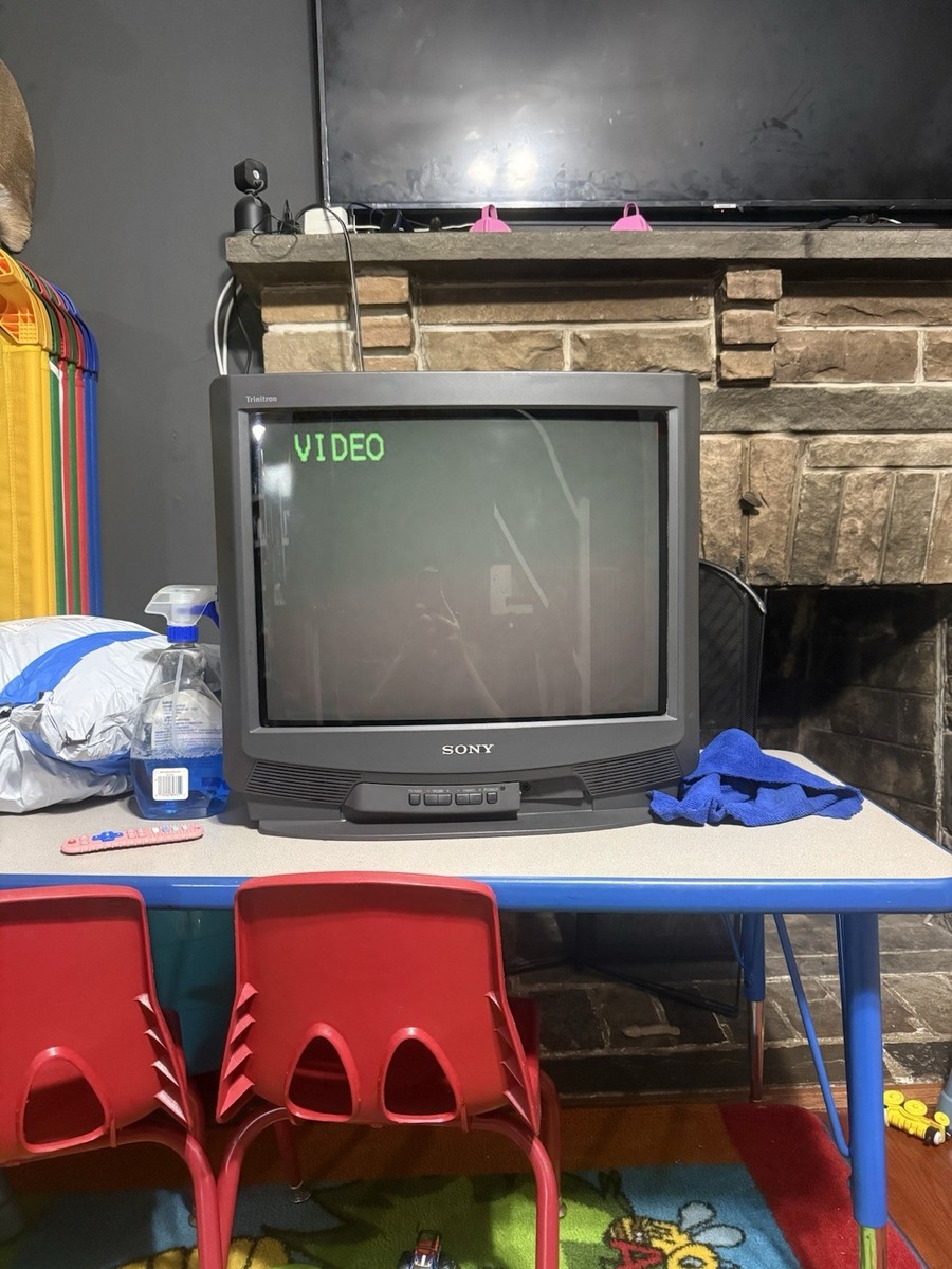 Sony Trinitron KV-20S20 Color CRT Television Vintage 1996 Model KV