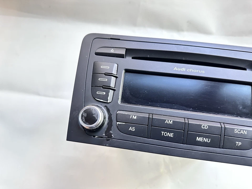 AUTORADIO AUDI A3 8P1 2008/2012 (8P0035152) ORIGINALE FUNZIONANTE USATA✅ - Immagine 2 di 4