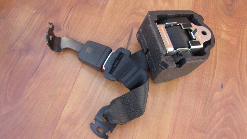 Maserati Seat Belt and Seat Belt Buckle 6700630630