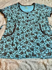 womens printed scrub tops size small/ Turquoise  Brown Pattern