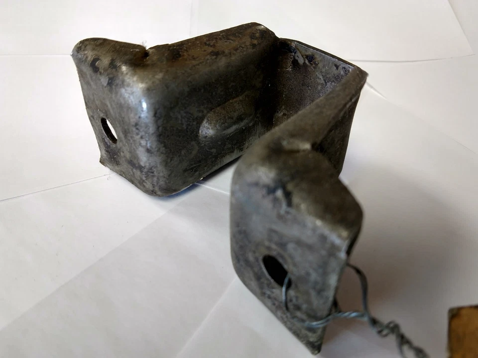 E3DZ5B482A NUEVO OEM SOPORTE INFERIOR FORD TBIRD COUGAR LTD MARQUIS Foto 4 de 4