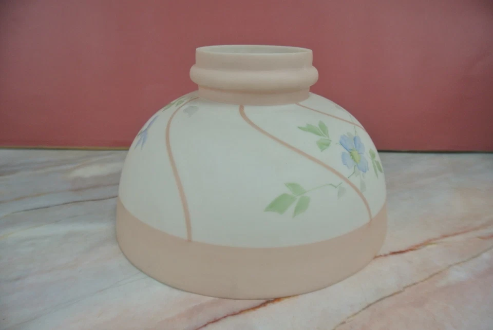 Pantalla de lámpara de repuesto vintage de vidrio pintado a mano rosa y blanco Foto 4 de 4