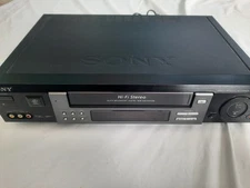 Sony SLV-M20HF 4 Head Hi Fi Stereo VHS VCR Player. No Remote.