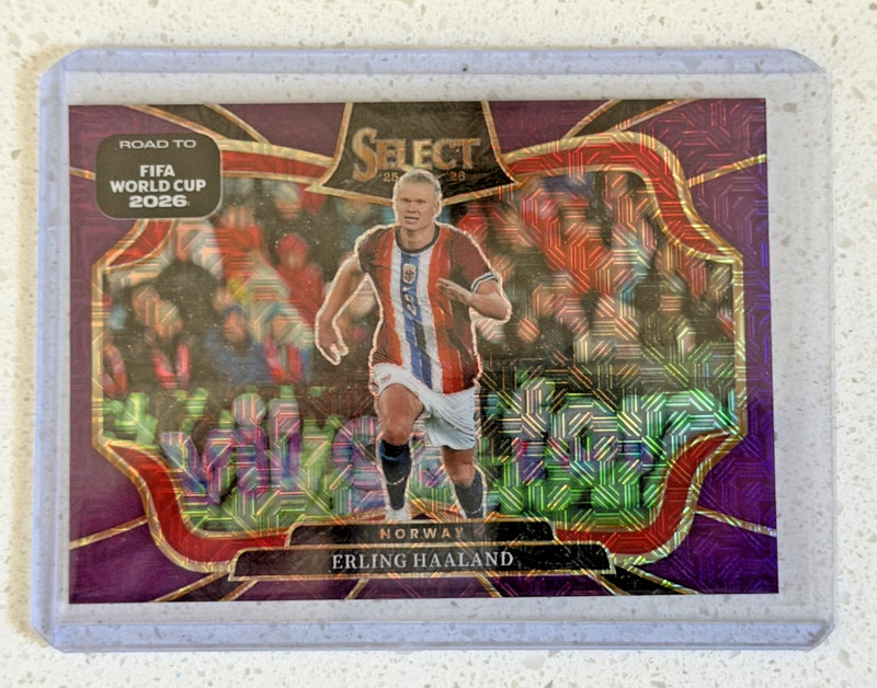 Erling Haaland Field Level Purple Mojo Prizm SP 2025-26 Select Road to World Cup