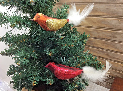 Blown Glass Christmas Ornament 2 Clip-On Birds Red Orange Cardinal Real Feathers